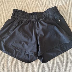 Lululemon tracker v short